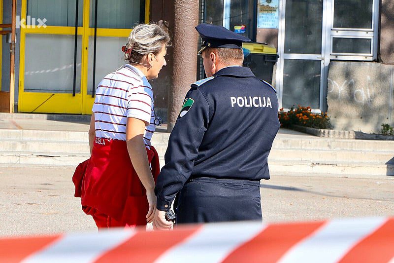 Tragedija na prvi dan škole u Tuzli: Učenik izboden ispred OŠ Kreka