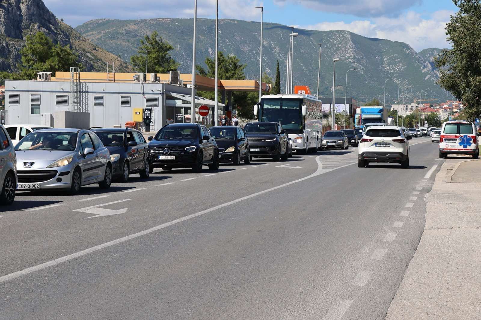 Saobraćajni kolaps kod Mostara: Kamioni blokirali puteve zbog protesta prijevoznika