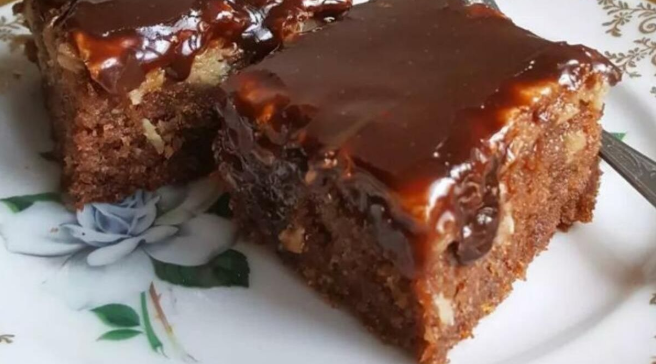 Kremasti čokoladni kolač s jabukama: Jednostavno i brzo