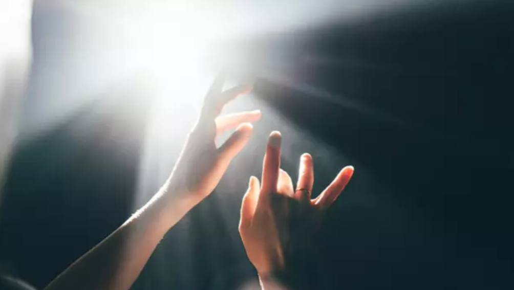 Woman Who Died and Came Back to Life After Stroke Reveals Exactly What She Saw