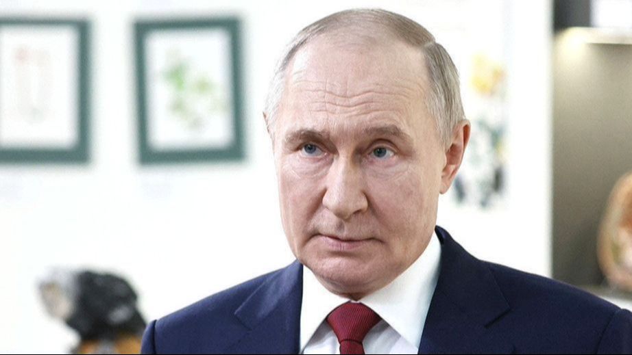 Putin Calls European Leaders “Pigs,” Accuses Them of Pushing Europe Toward War