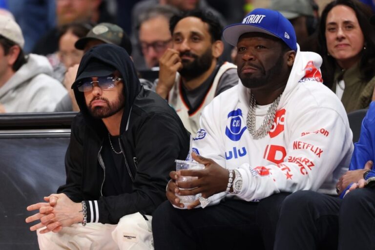50 Cent najavio zajedničku pjesmu s Eminemom i 2Pacom za soundtrack filma “Street Fighter” 50 Cent najavio zajedničku pjesmu s Eminemom i 2Pacom za soundtrack filma "Street Fighter"