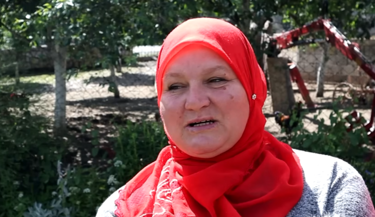 Ona proizvodi, on prodaje: Bračni par iz Bosne pokazuje kako se od zemlje može živjeti od vlastitog rada