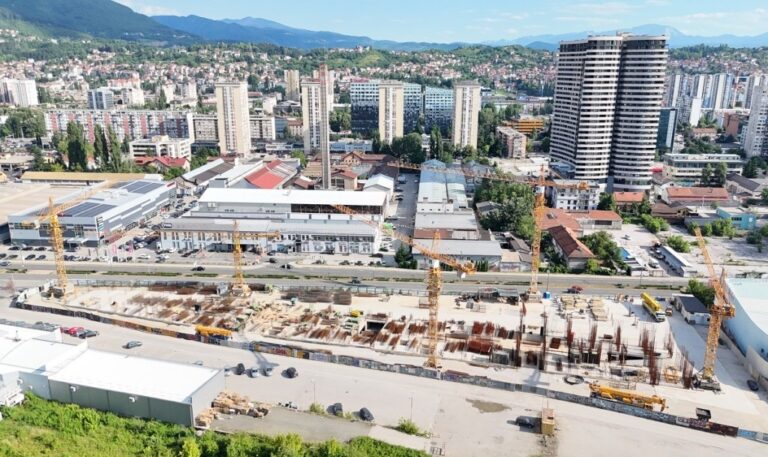 Novi kompleks mijenja izgled Sarajeva: Gradit će se pet objekata i dva tornja od 23 sprata Novi kompleks mijenja izgled Sarajeva: Gradit će se pet objekata i dva tornja od 23 sprata